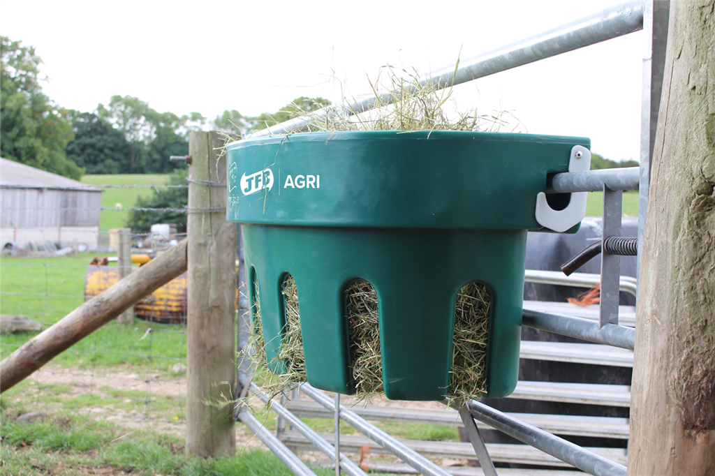 JFC GFH01 Gate Hay Feeder 100L